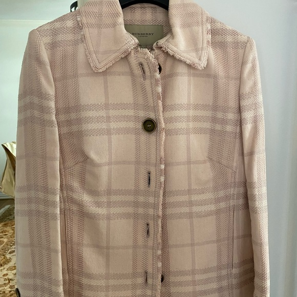 Burberry classic blazer with 3/4 inch sleeves - Picture 5 of 6